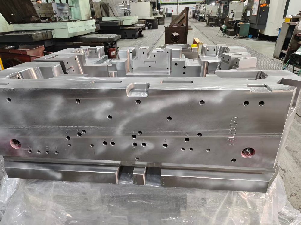 Changhui Company: Your Professional Partner for Car Bumper Mold Base Manufacturing(pic1) Changhui Company: Your Professional Partner for Car Bumper Mold Base Manufacturing(pic1)