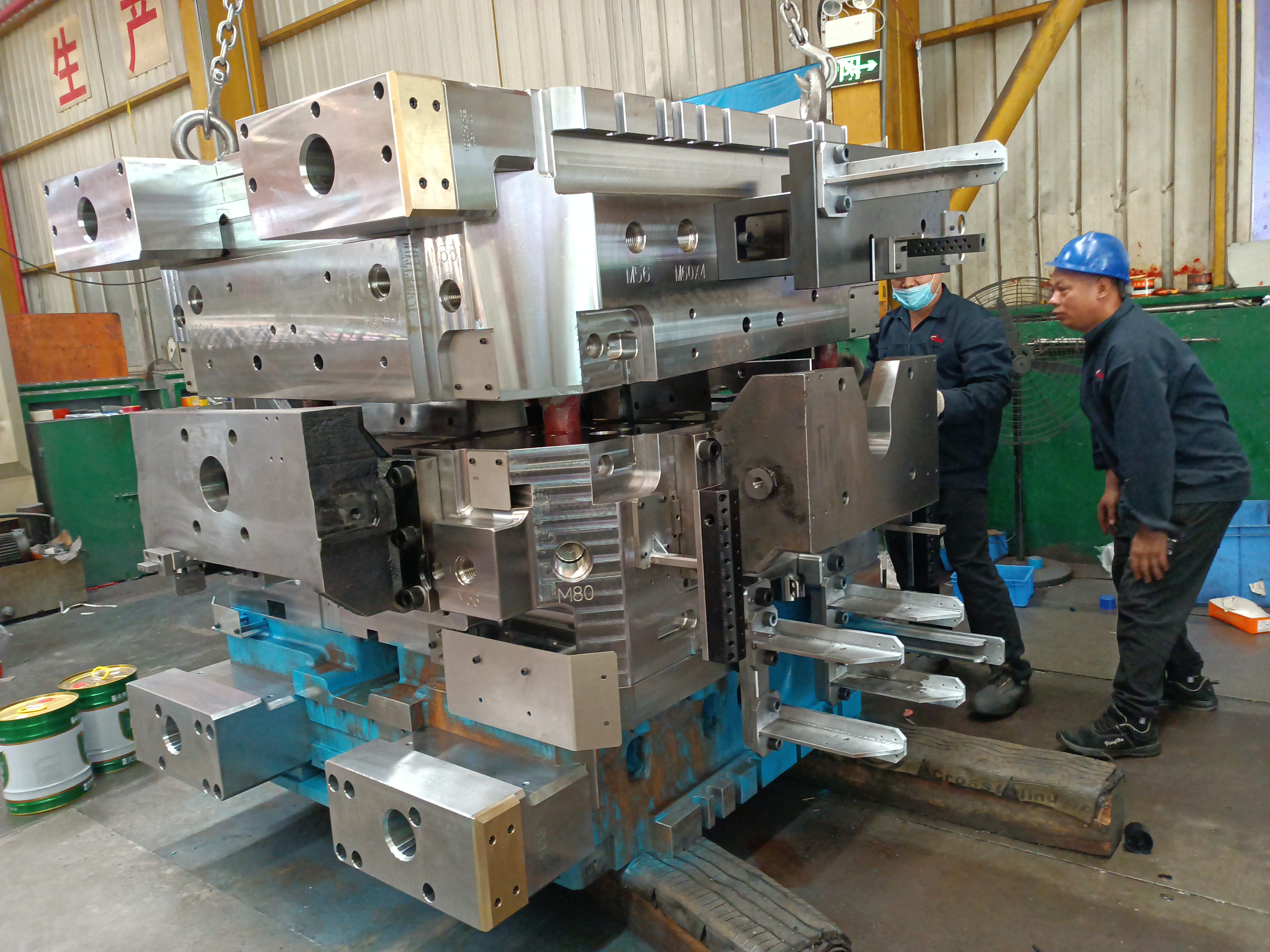 Changhui Company | Core Supplier of High-Precision Mold Bases for Car Cylinder Block Die Casting(pic1)