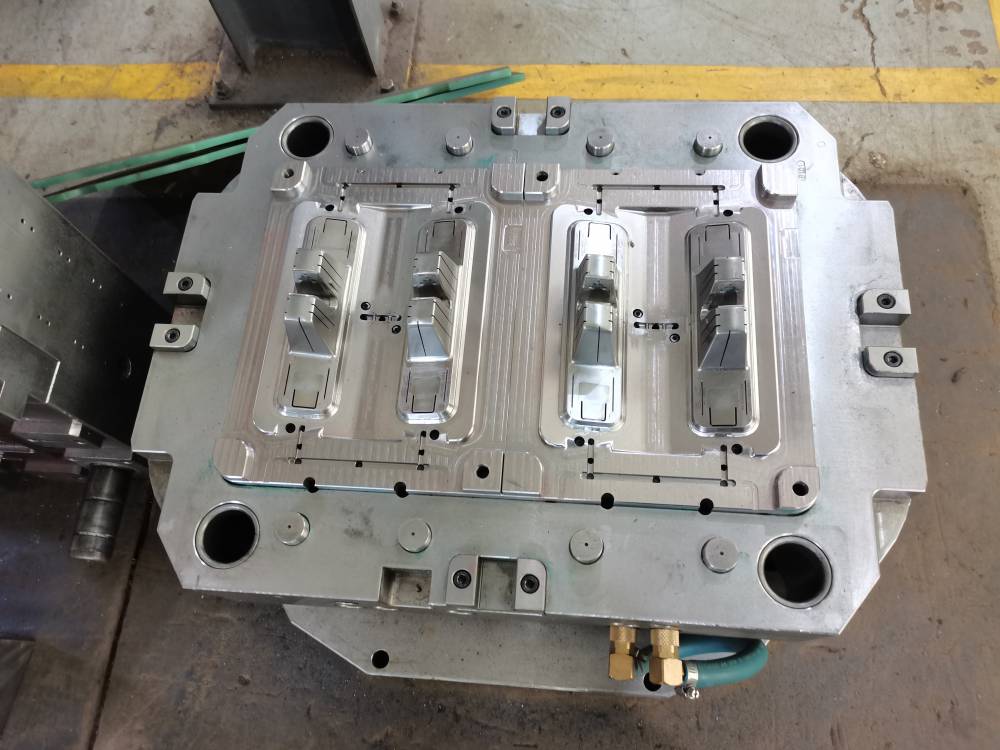 Mold Base: The "Industrial Skeleton" and Standardized Foundation of Molds(pic1)